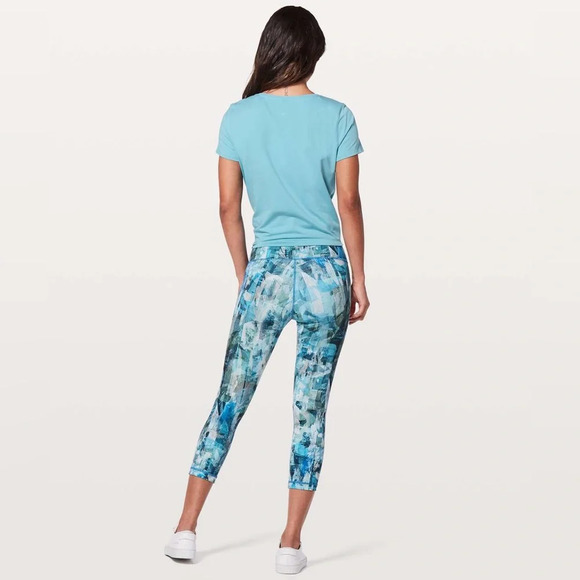 Lululemon Wunder Under Crop Hi-Rise 21" Sun Dazed Multi Blue Leggings Size 4 - Picture 2 of 7